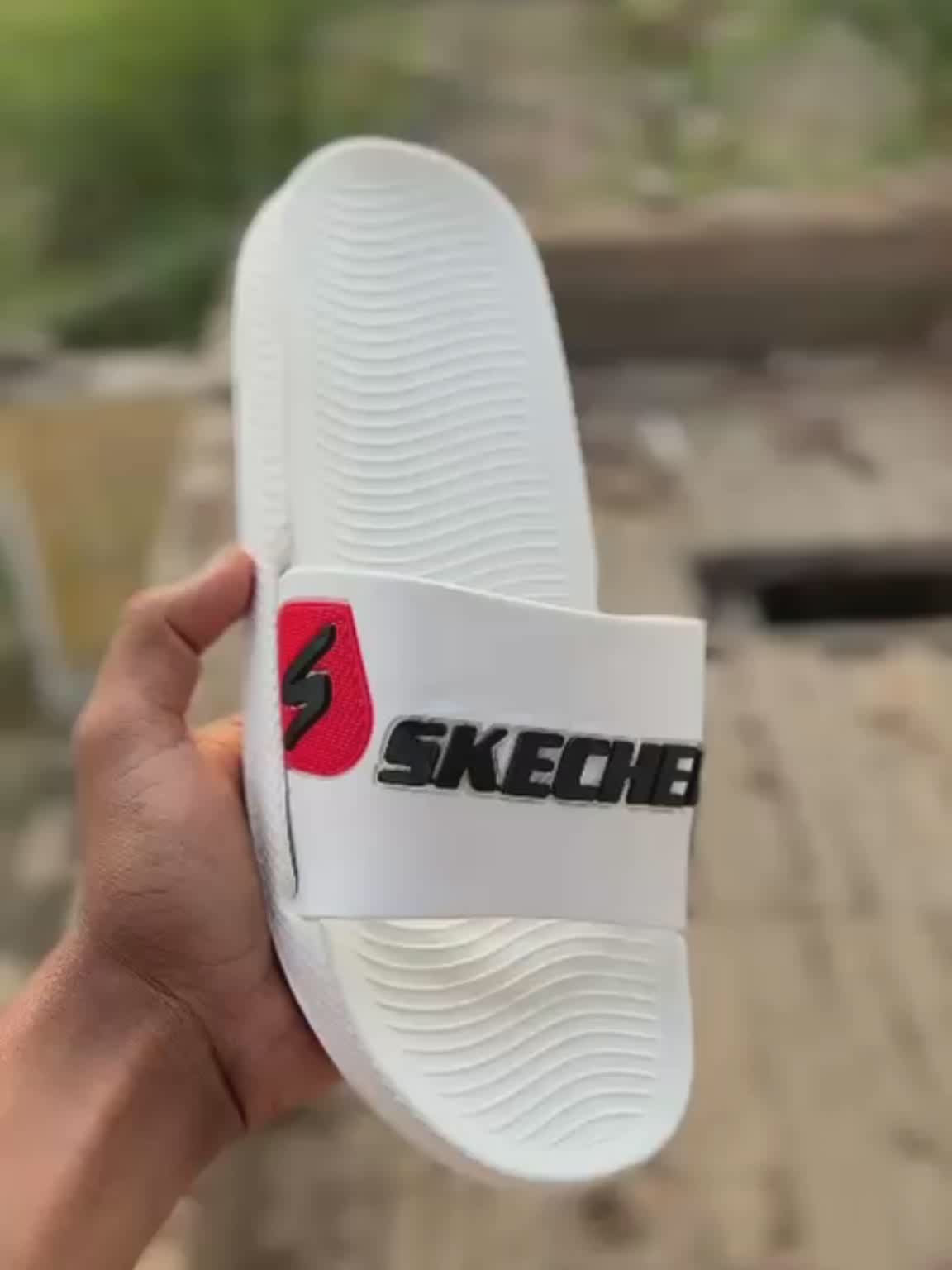 Crocs Skechers